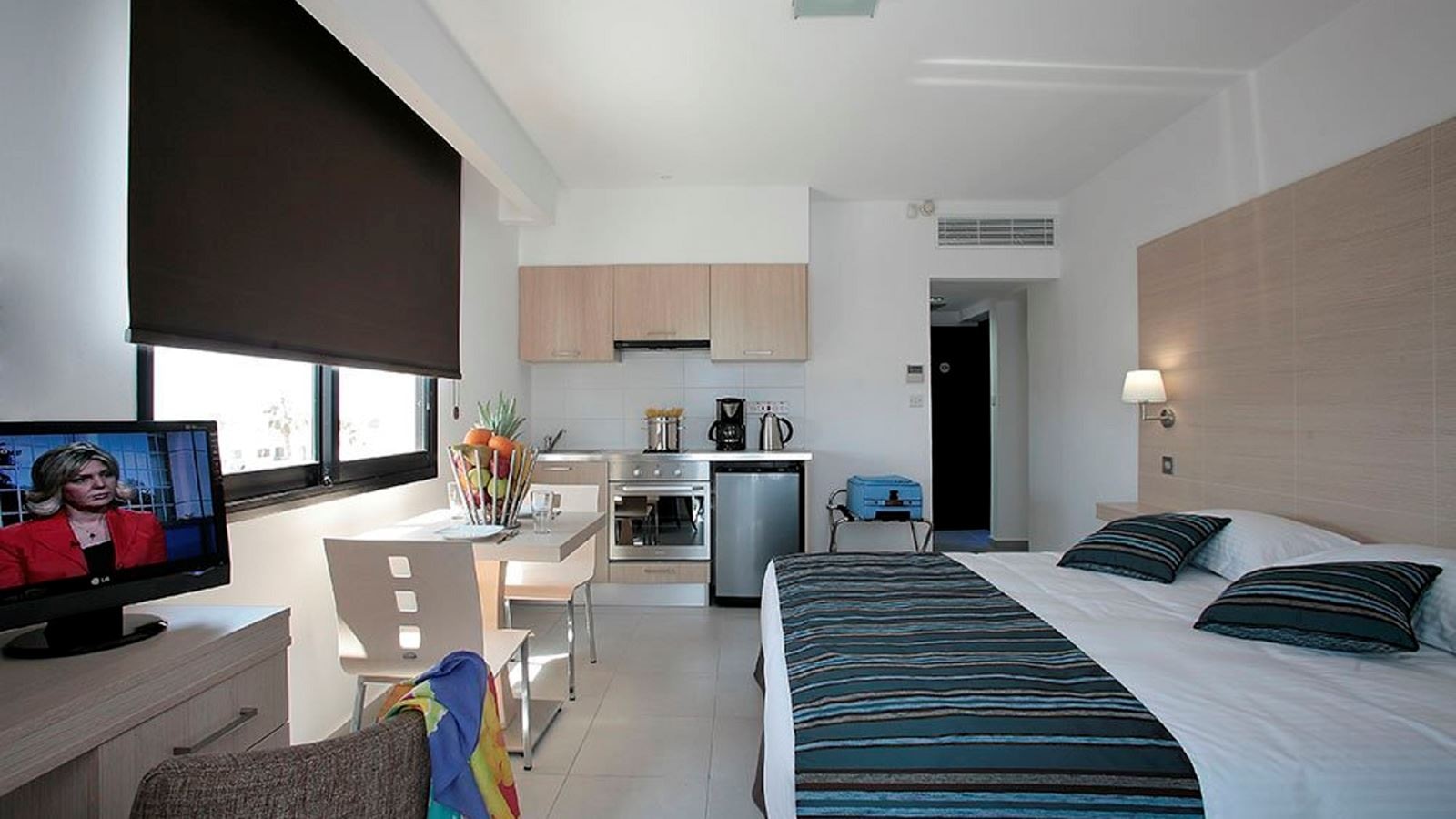 rooms-singleuse-deluxe-studio-balcony