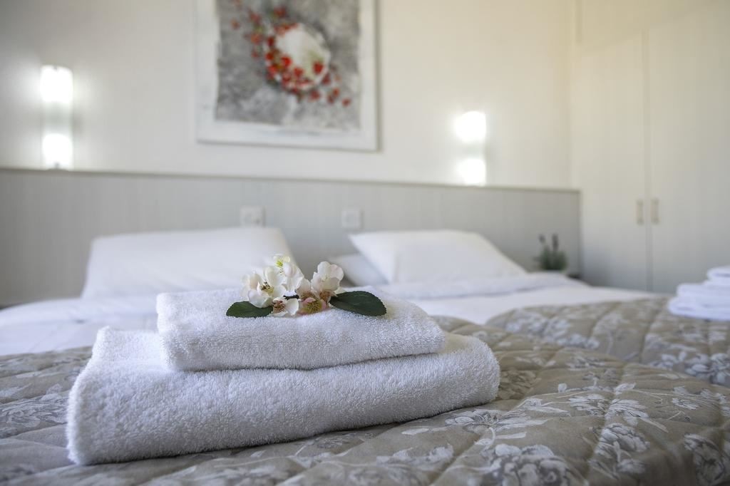 rooms-standard-room-balcony