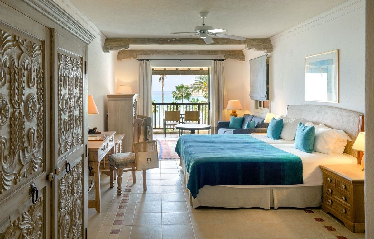 rooms-standard-juniorsuite-seaview-balcony-or-terrace