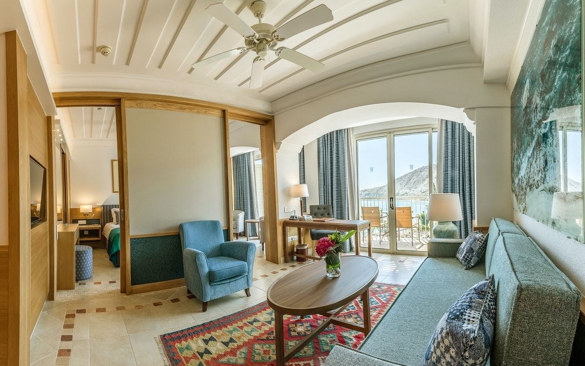 rooms-2-bedroom-familysuite-balcony-or-terrace