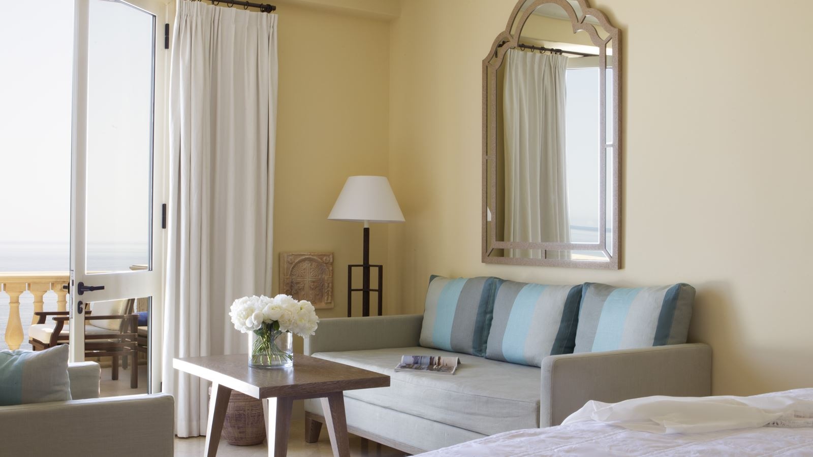 rooms-2-bedroom-suite-balcony-or-terrace