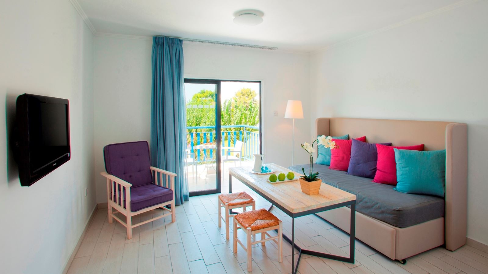 rooms-1-bedroom-standard-apartment-balcony-or-terrace