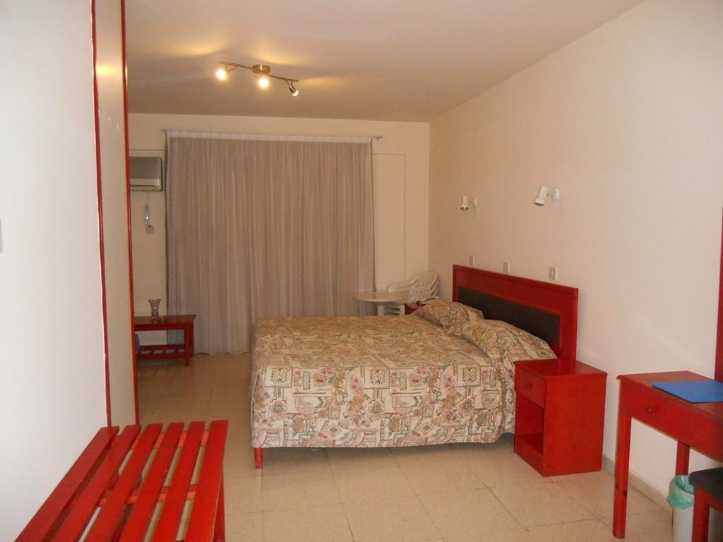 rooms-deluxe-studio-balcony