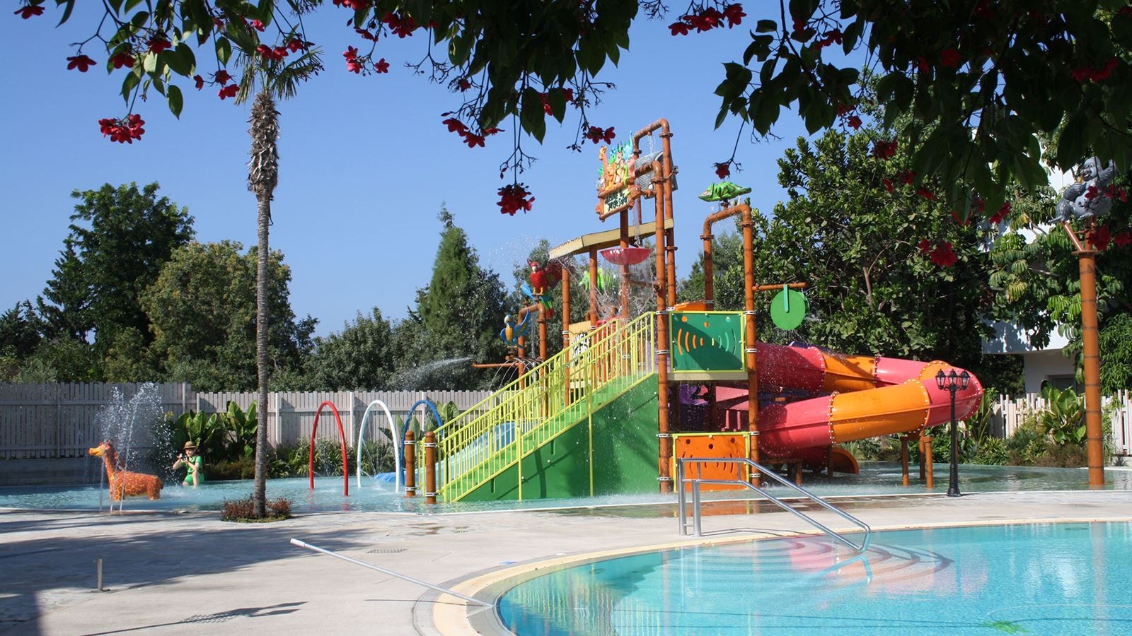 pools-outdoor-childrens-pool