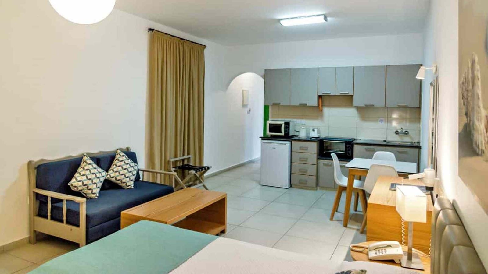 rooms-superior-studio-balcony-or-terrace