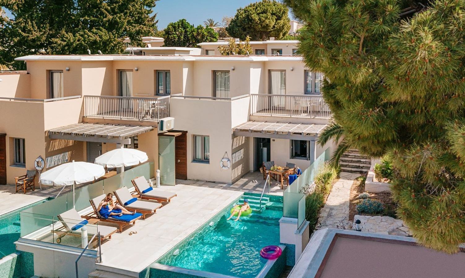 rooms-1-bedroom-suite-privatepoolterrace