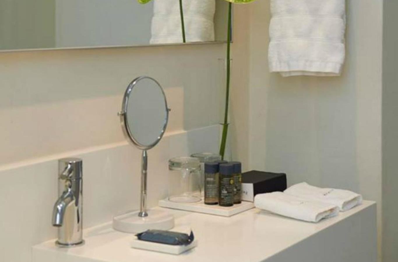 rooms-standard-room-balcony