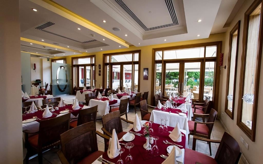 restaurants-main-restaurant