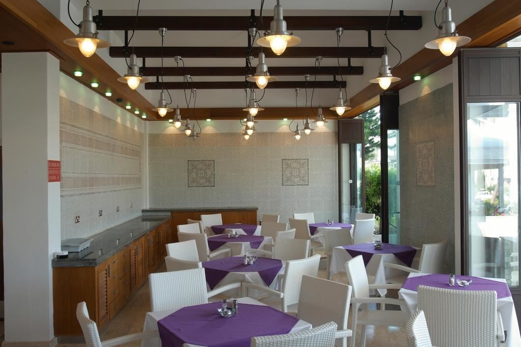 restaurants-restaurant