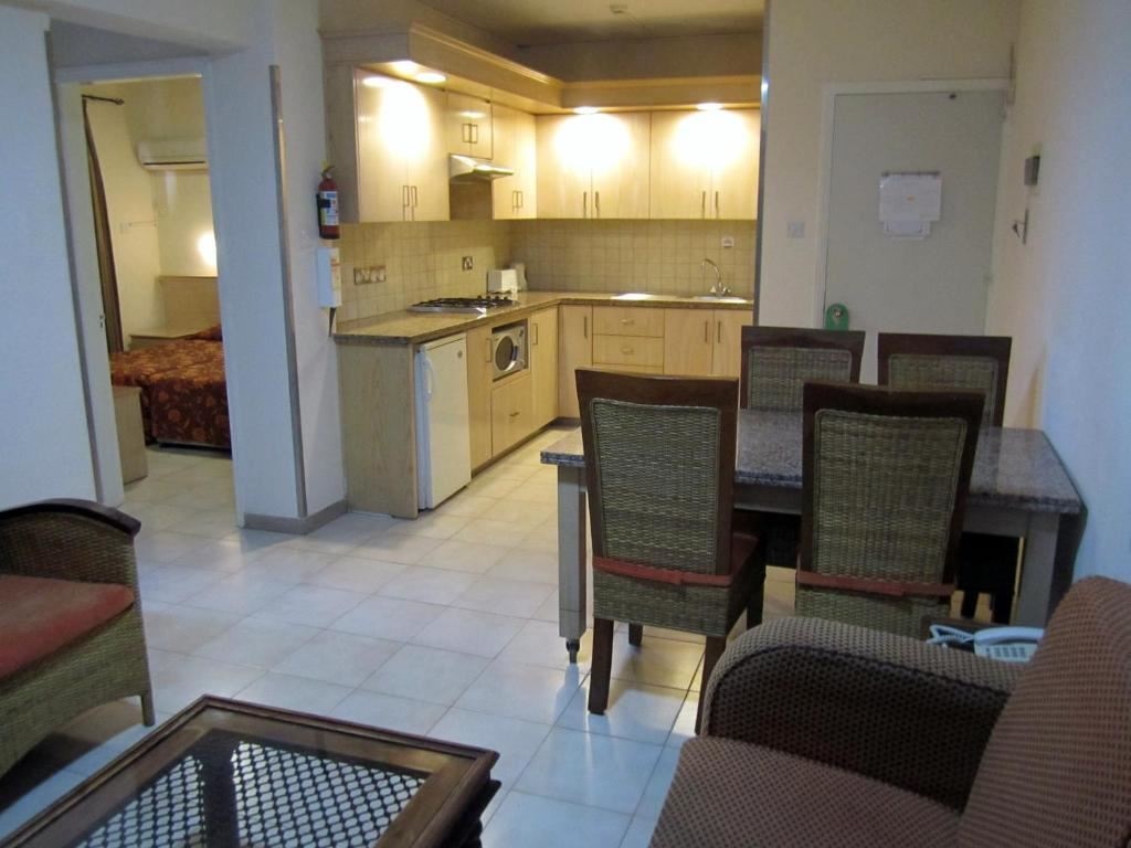 rooms-2-bedroom-standard-apartment