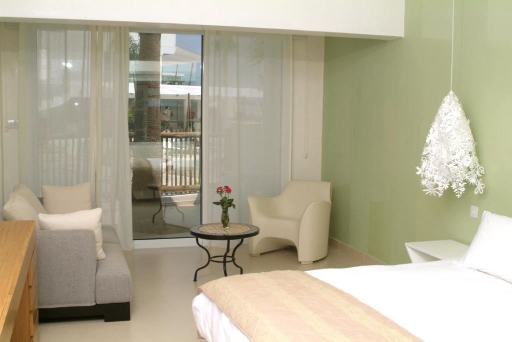 rooms-executive-bungalow-poolview