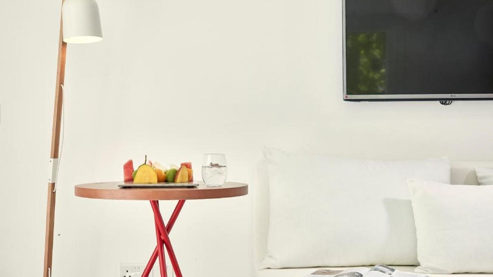 rooms-suite-deluxe-1-bedroom-pool-view