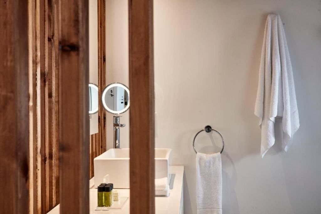 rooms-suite-1-bedroom-beach-view-private-pool