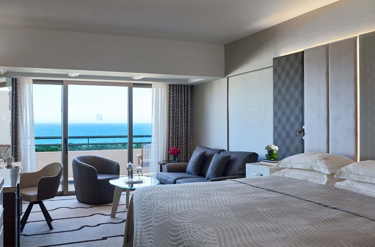 rooms-standard-familyroom-seaview-balcony