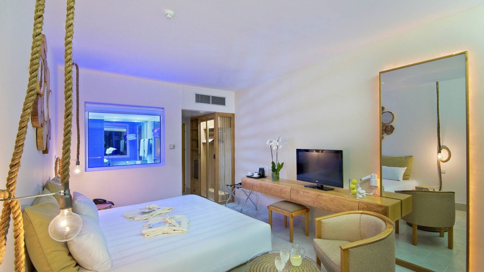 rooms-family-suite-gardenview