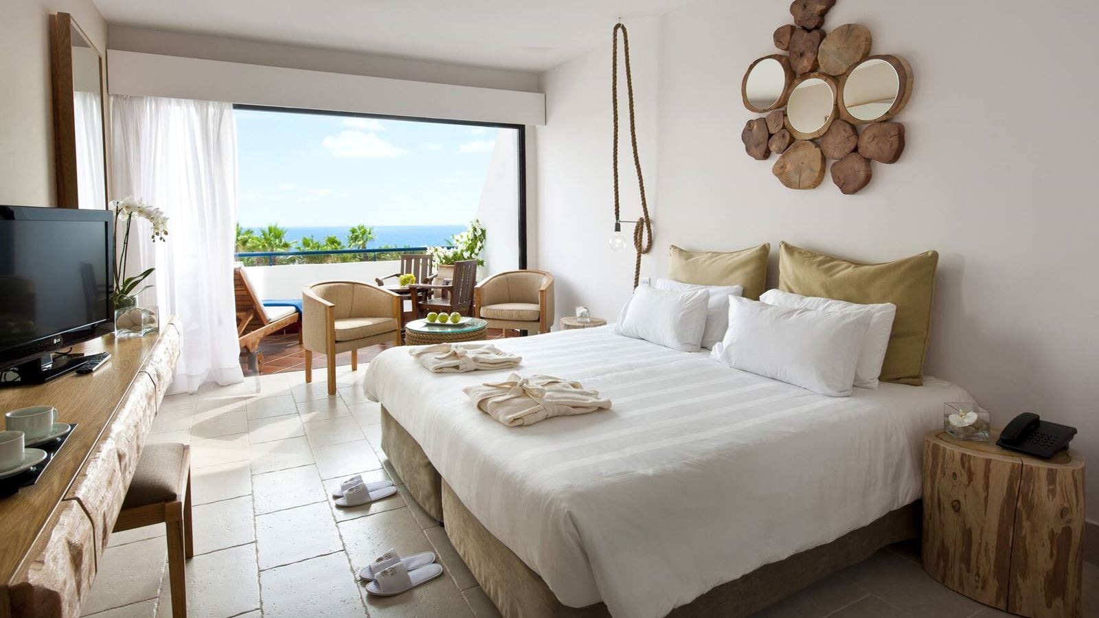 rooms-superior-deluxe-seaview