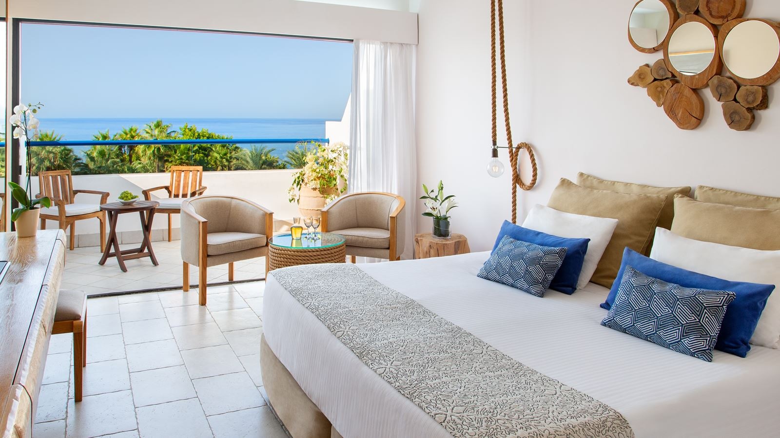 rooms-superior-room-seaview-balcony-or-terrace