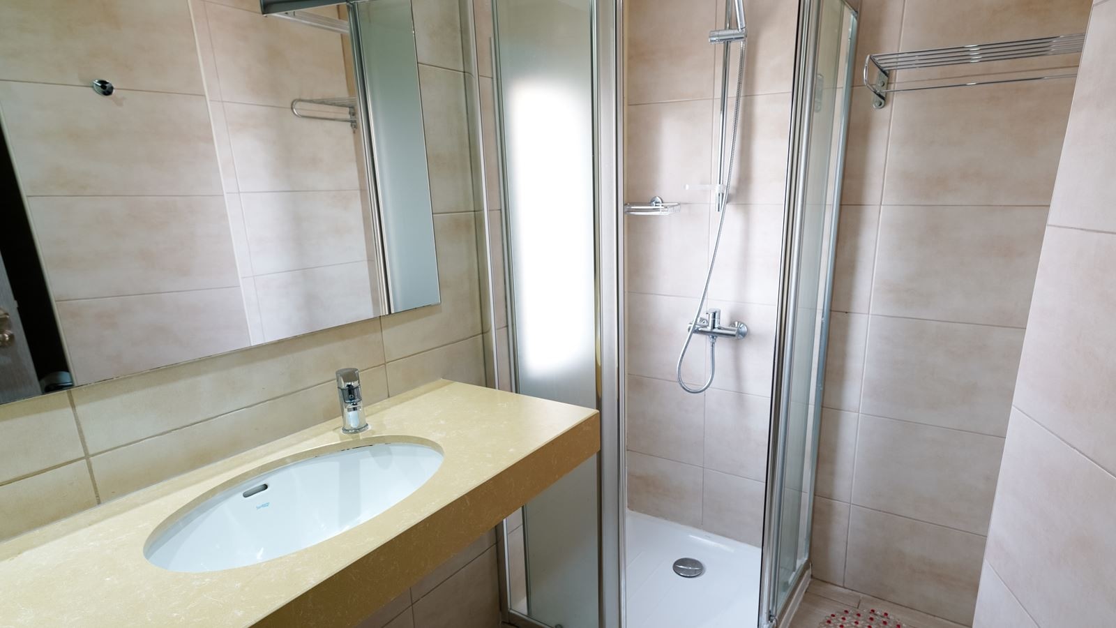 rooms-standard-room-balcony