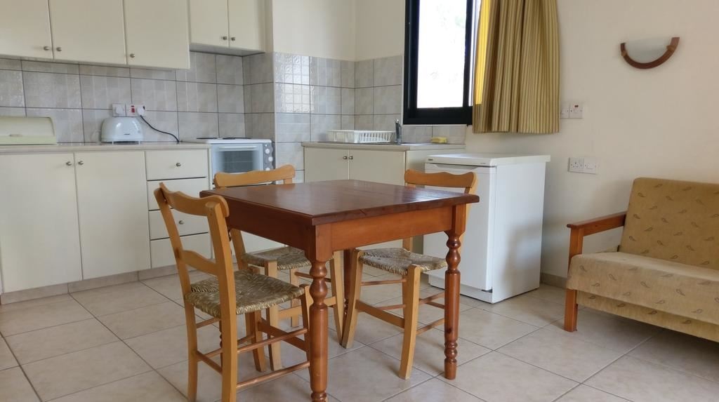 rooms-one-bedroom-apartment-inland-view