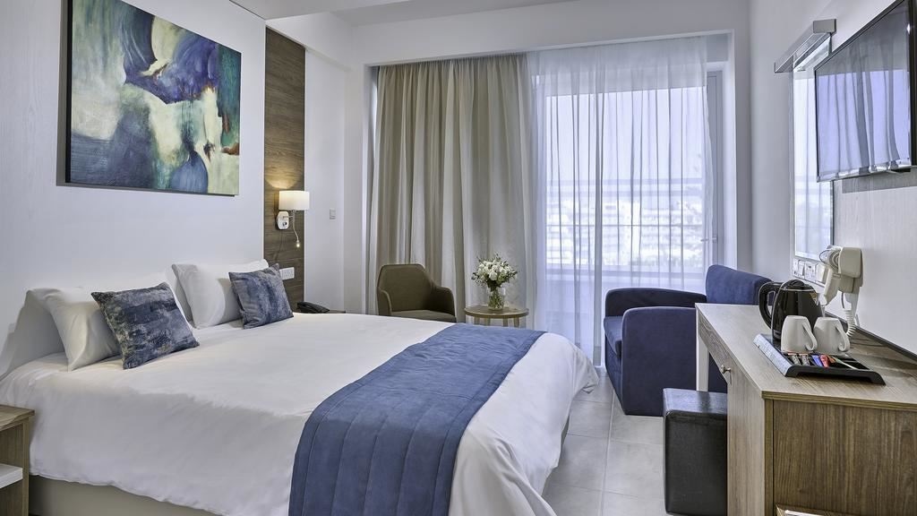 rooms-classic-room-seaview-balcony