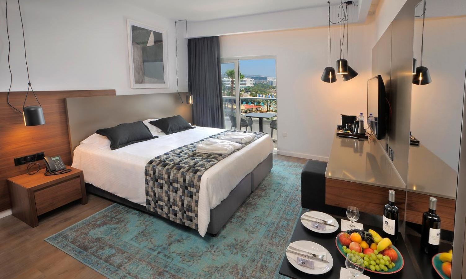 rooms-deluxe-room-sea-view