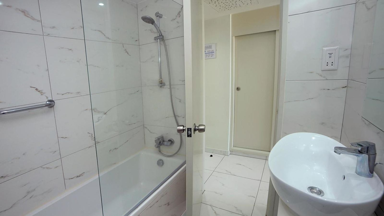 rooms-superior-room-poolsea-view