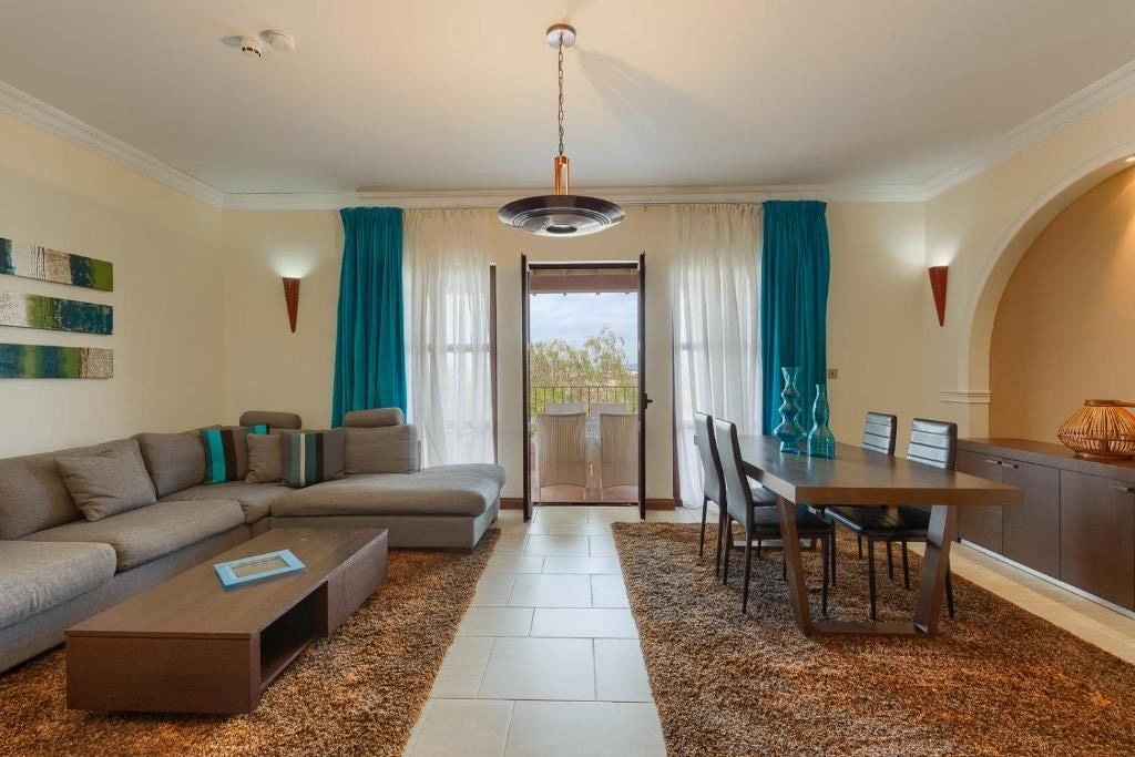 rooms-2-bedroom-standard-apartment-sharedpoolterrace