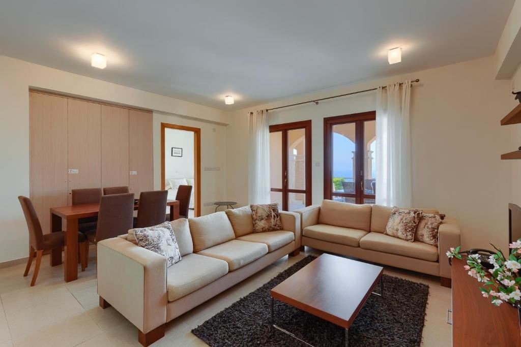 rooms-3-bedroom-standard-villa-sharedpoolterrace