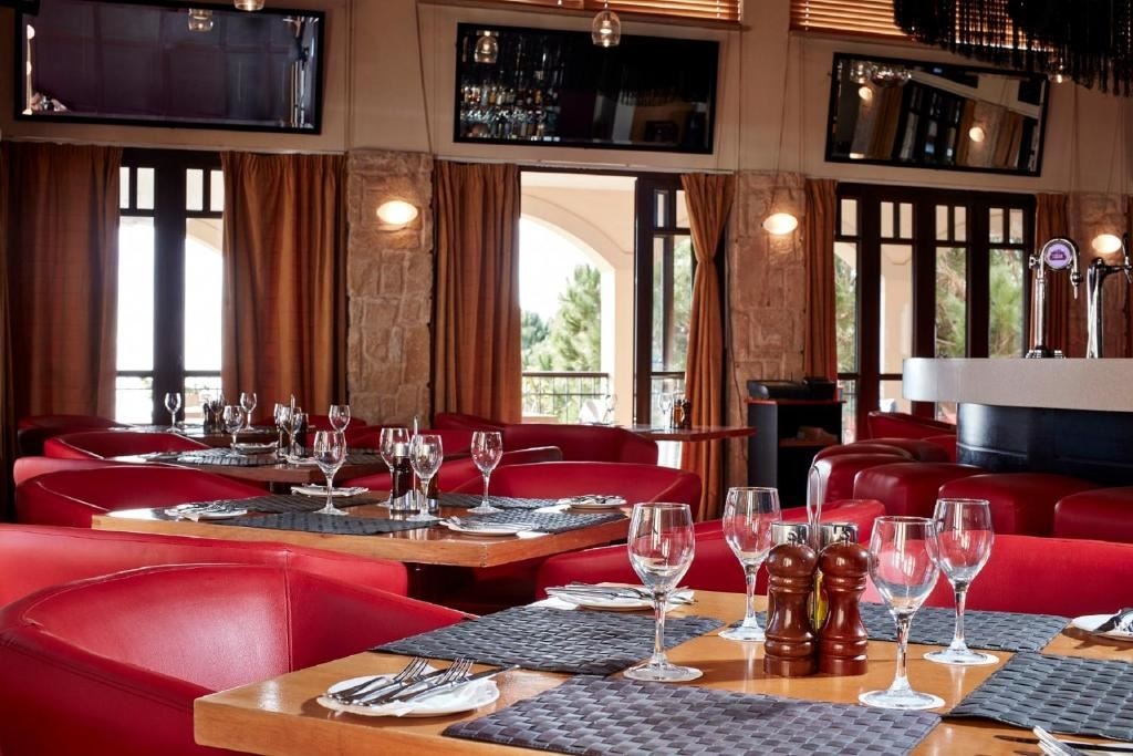 restaurants-restaurants