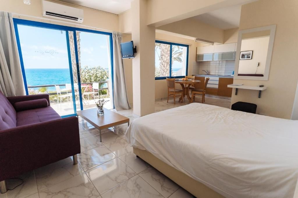 rooms-superior-studio-seaview-balcony
