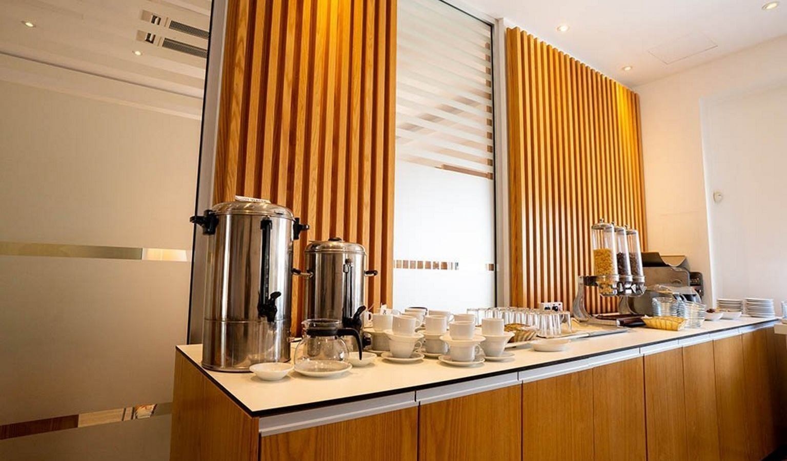 restaurants-vrachia-restaurant