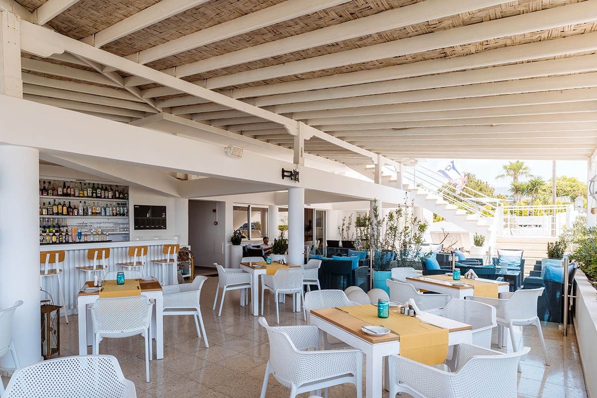 restaurants-sunset-bar-and-terrace