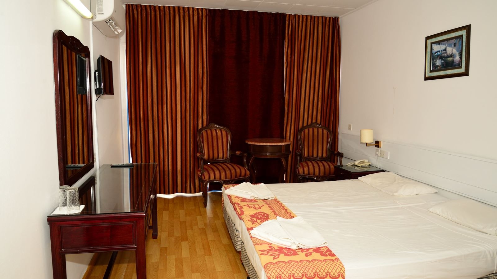 rooms-twin-standard-room