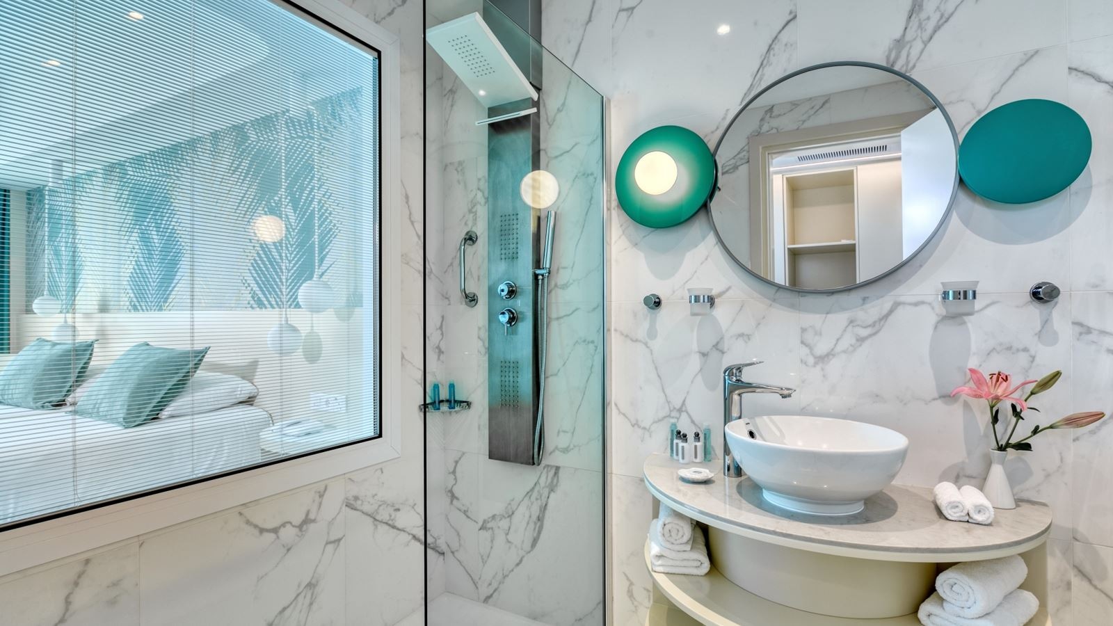 rooms-superior-room-balcony