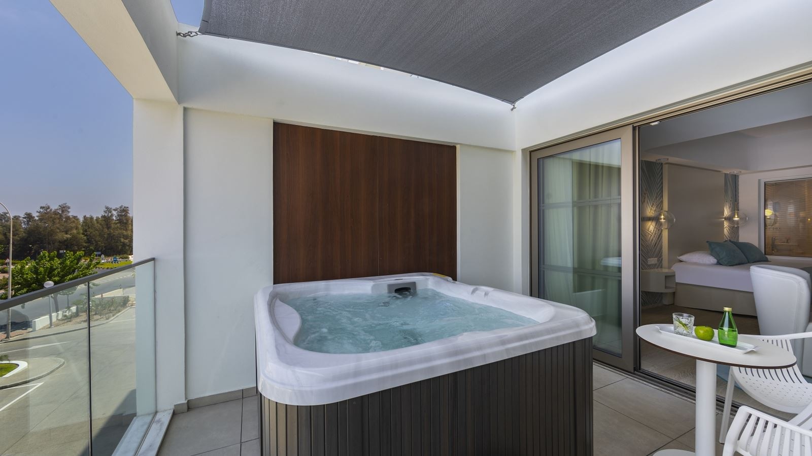 rooms-standard-junior-suite-with-jacuzzi