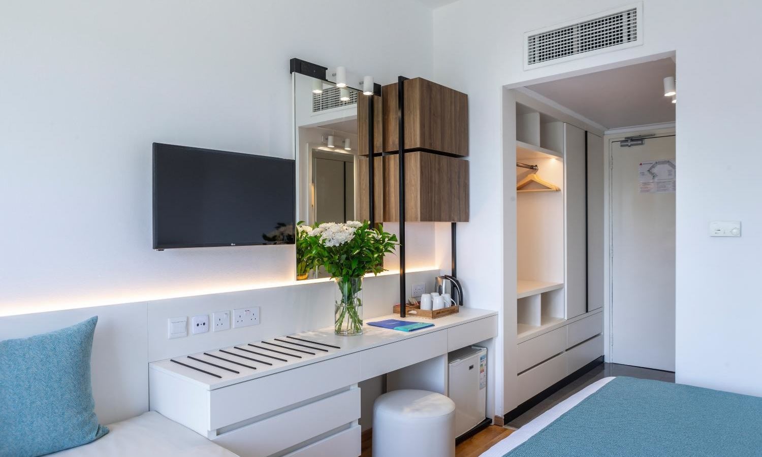 rooms-standard-room-balcony