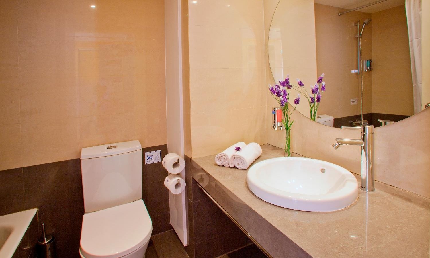 rooms-standard-room-seaview-balcony