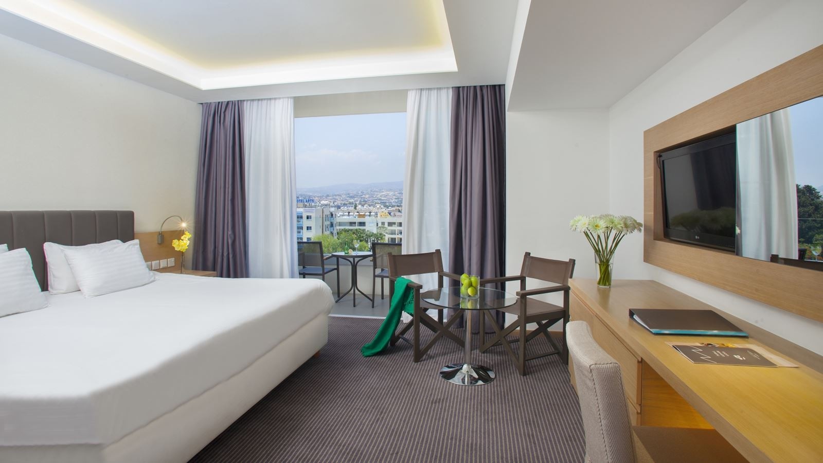 rooms-deluxe-suite-seaview-balcony