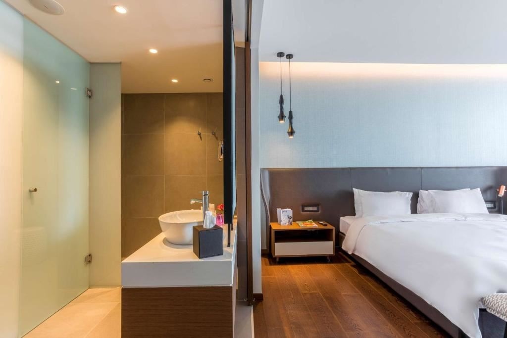 rooms-singleuse-premium-room-seaview-balcony-or-terrace