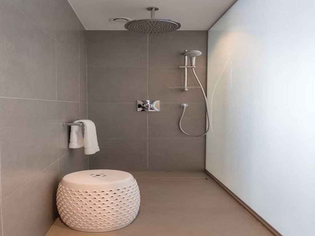 rooms-superior-familyroom-seaview-balcony-or-terrace