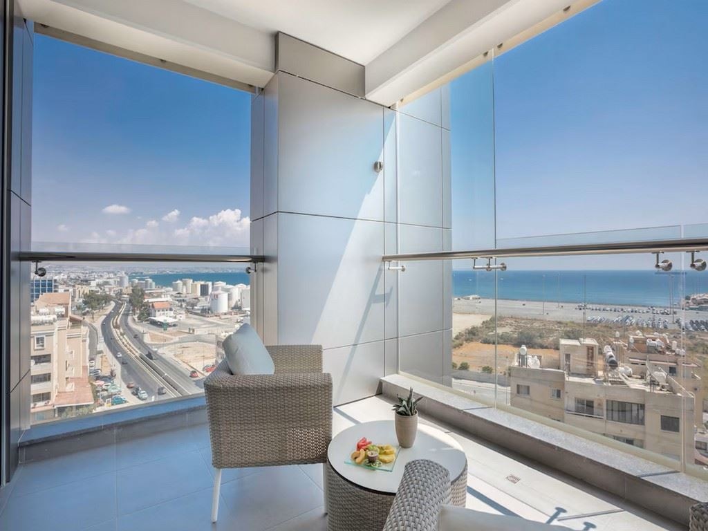 rooms-singleuse-premium-room-seaview-balcony-or-terrace