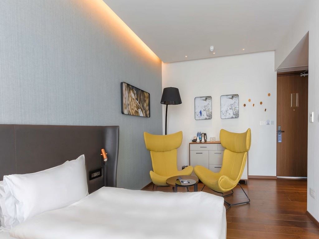 rooms-singleuse-premium-room-seaview-balcony-or-terrace