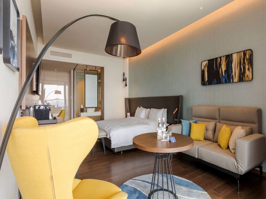 rooms-premium-room-seaview-balcony-or-terrace