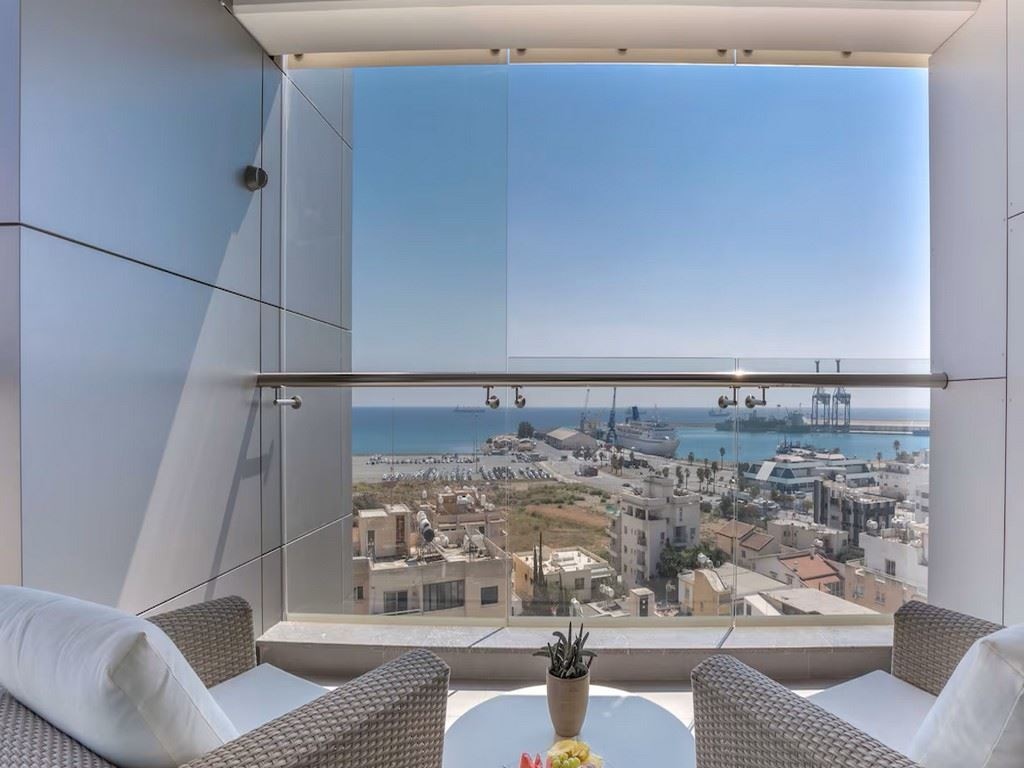 rooms-premium-room-seaview-balcony-or-terrace