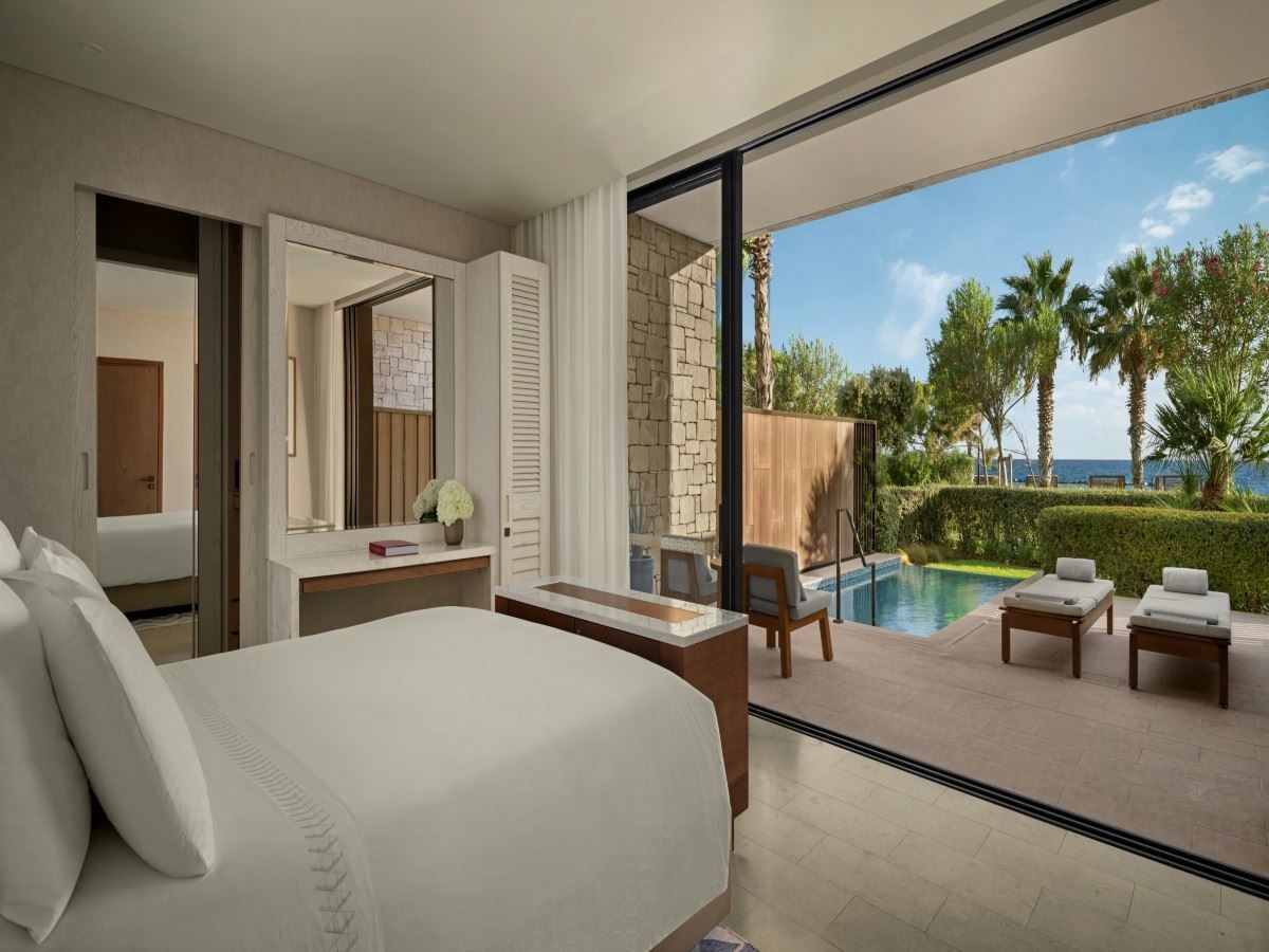 rooms-room-cabana-seafront-privatepool