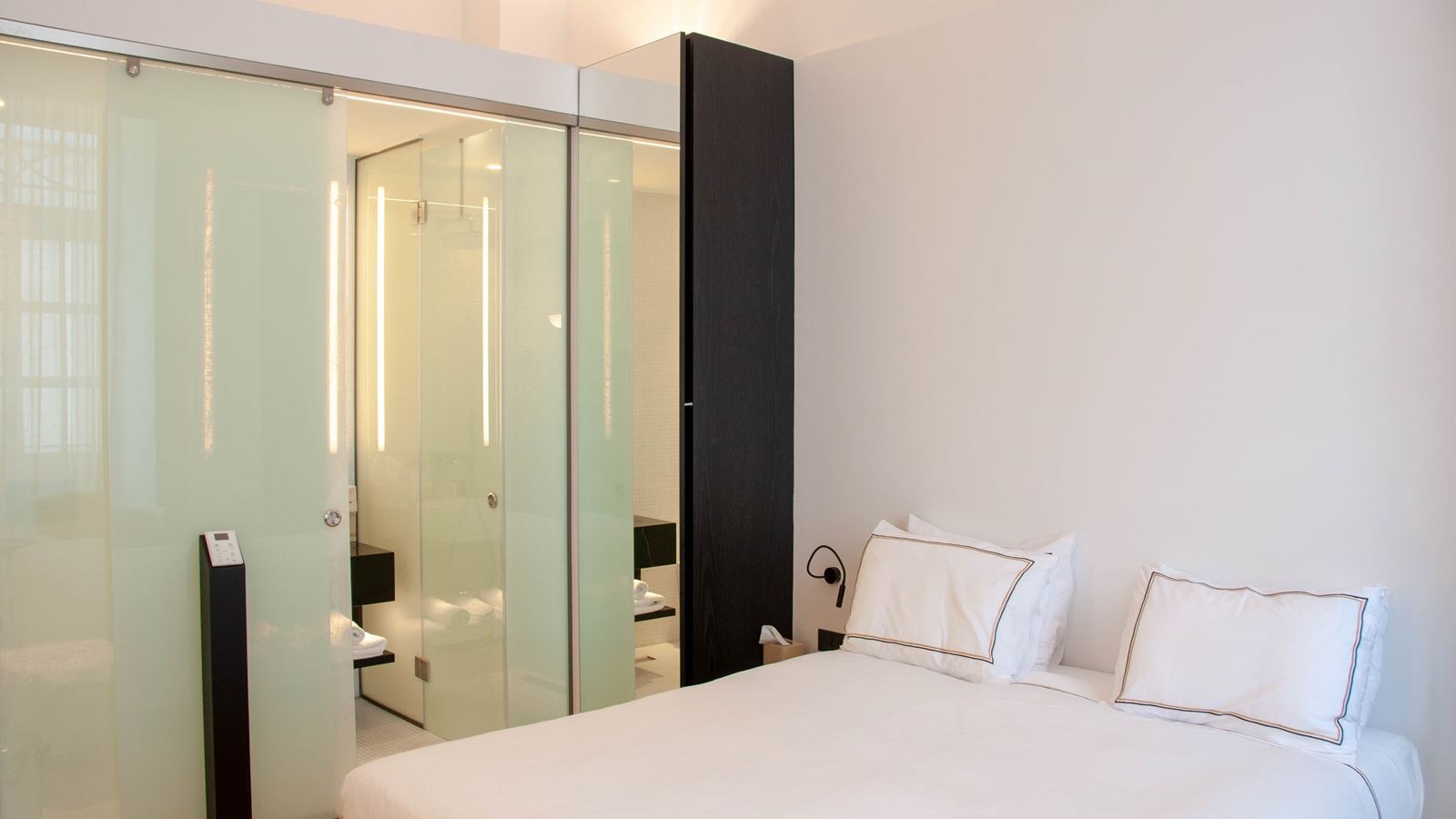 rooms-standard-room-balcony