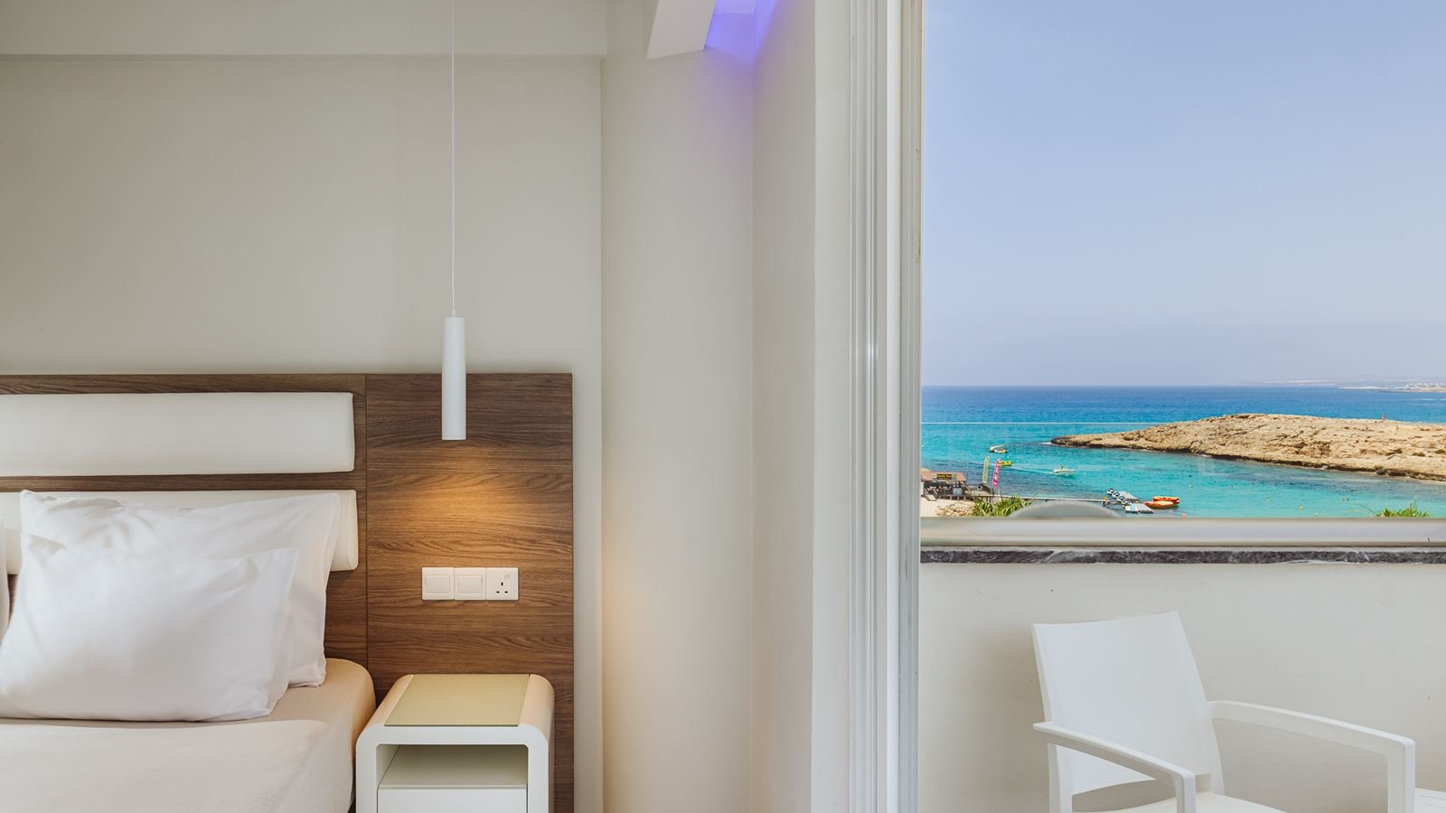 rooms-twin-deluxe-sea-view