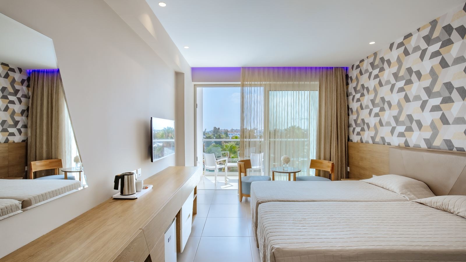 rooms-deluxe-room-inland-view