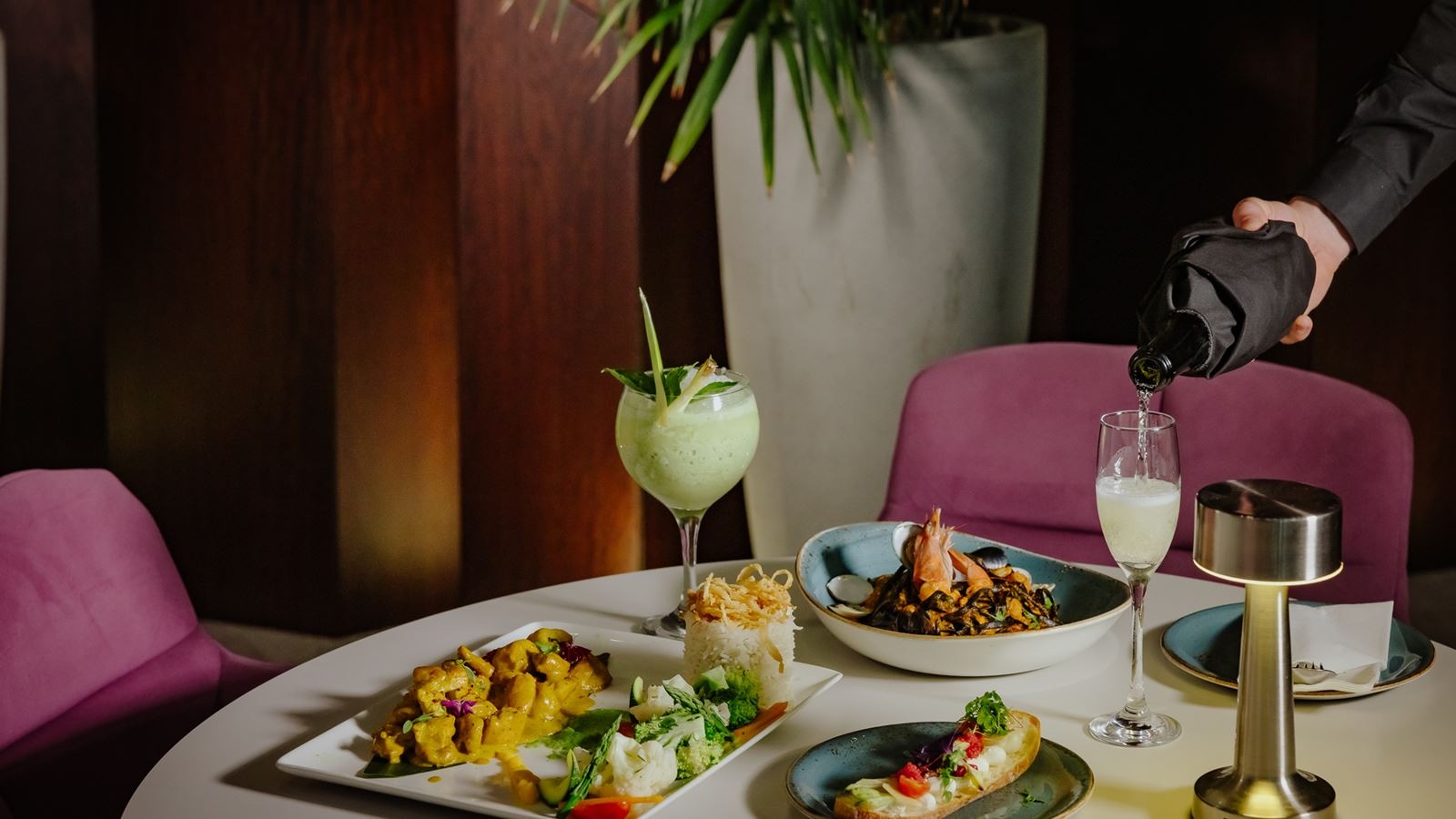 restaurants-seasons-café-bar-restaurant