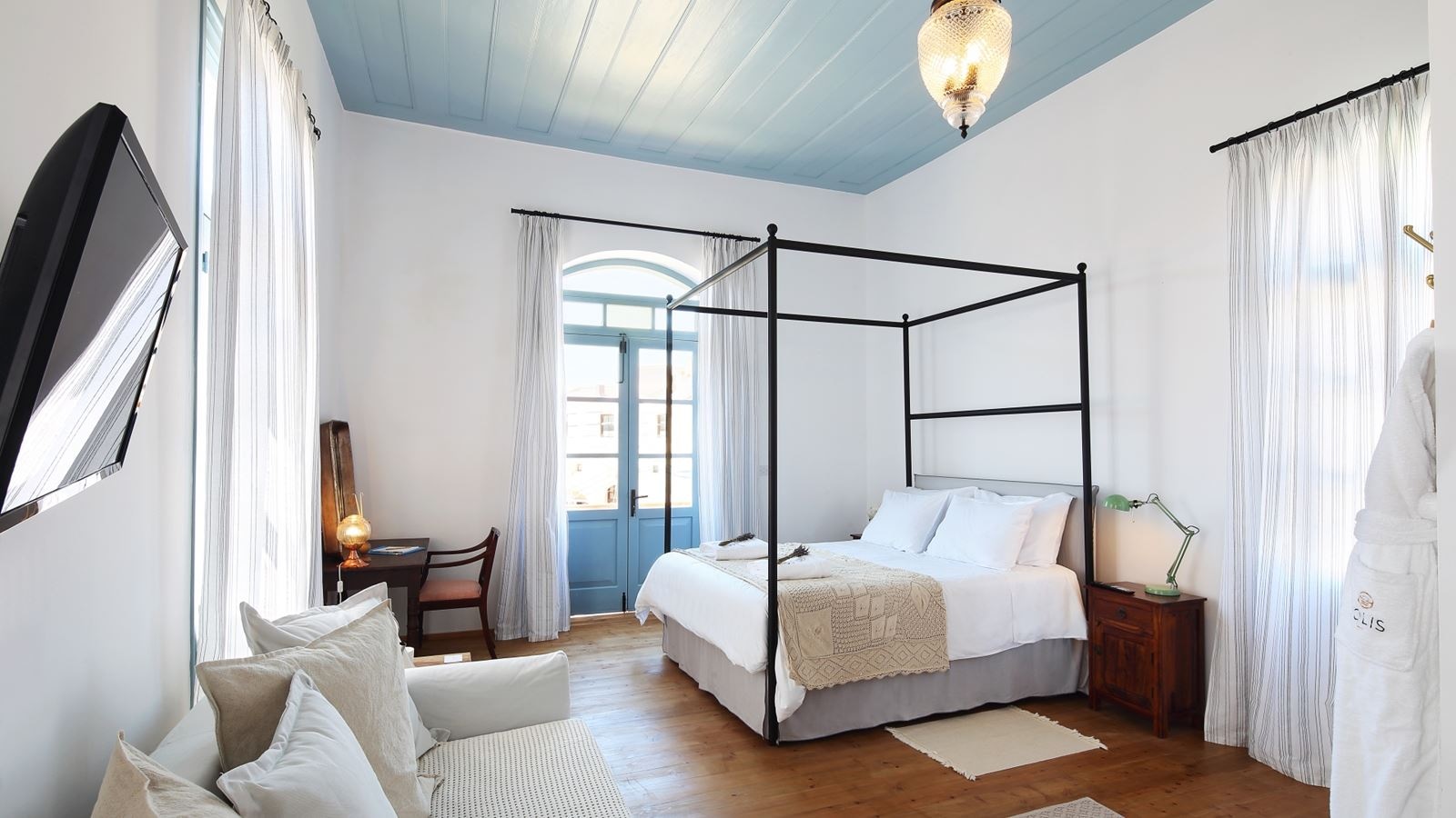 rooms-superior-family-room-balcony-or-terrace